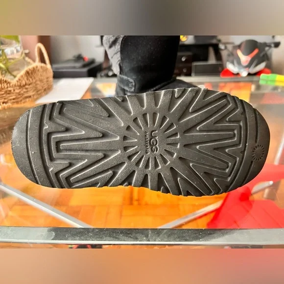 UGG classic boots - Picture 7 of 7